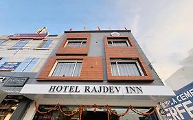 Hotel Rajdev Inn